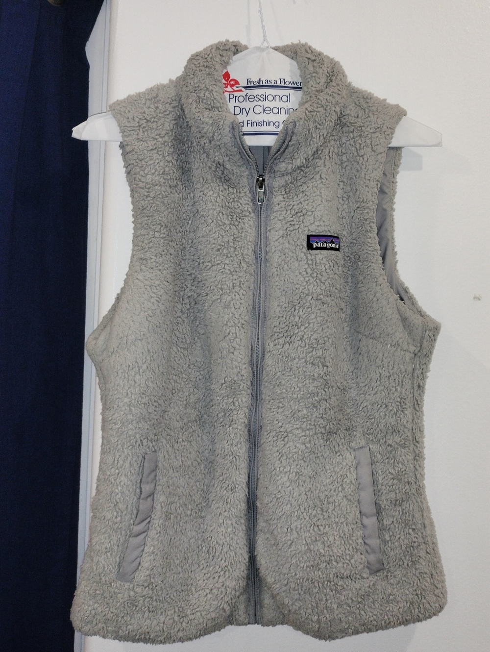 Patagonia Women's Sherpa Fleece Vest in Light Gray Sz (M)